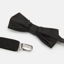 Les meilleures critiques de ⌛ Meilleure qualité Pier One SET - Noeud papillon pochettes de costume couleur unie homme ✔️ -Pier One Soldes Magasin 0171ff7064a24bc7aa70e360b1d25100