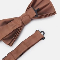 Acheter ⌛ Pier One SET - Noeud papillon En Remise pochettes de costume couleur unie homme ❤️ -Pier One Soldes Magasin 0206dcf091504226a1d5e535ccac58ea