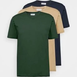 Bon marché ✔️ Prix Affortable Pier One 3 PACK - T-shirt basique t-shirts col en v homme 🛒 -Pier One Soldes Magasin 0c35076ff08749278d2b17df3e7e328f