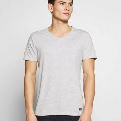 De gros ✔️ Pier One T-shirt basique Soldes t-shirts col en v homme 😍