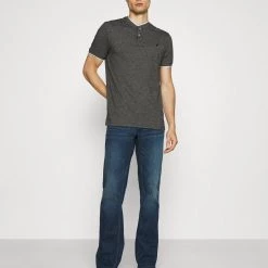 Les meilleures critiques de 😀 Pier One Polo excellente qualité t-shirts col tunisien homme 🔥 10 Les meilleures critiques de 😀 Pier One Polo excellente qualité t-shirts col tunisien homme 🔥 -Pier One Soldes Magasin 0e3d4fa163b34717a88c04de8bc9d41c