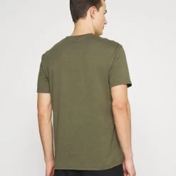 Vente flash 🔔 Pier One T-shirt imprimé Soldes t-shirts col rond homme 🤩 -Pier One Soldes Magasin 110a9a016ad34c87a68c59ab87db597b