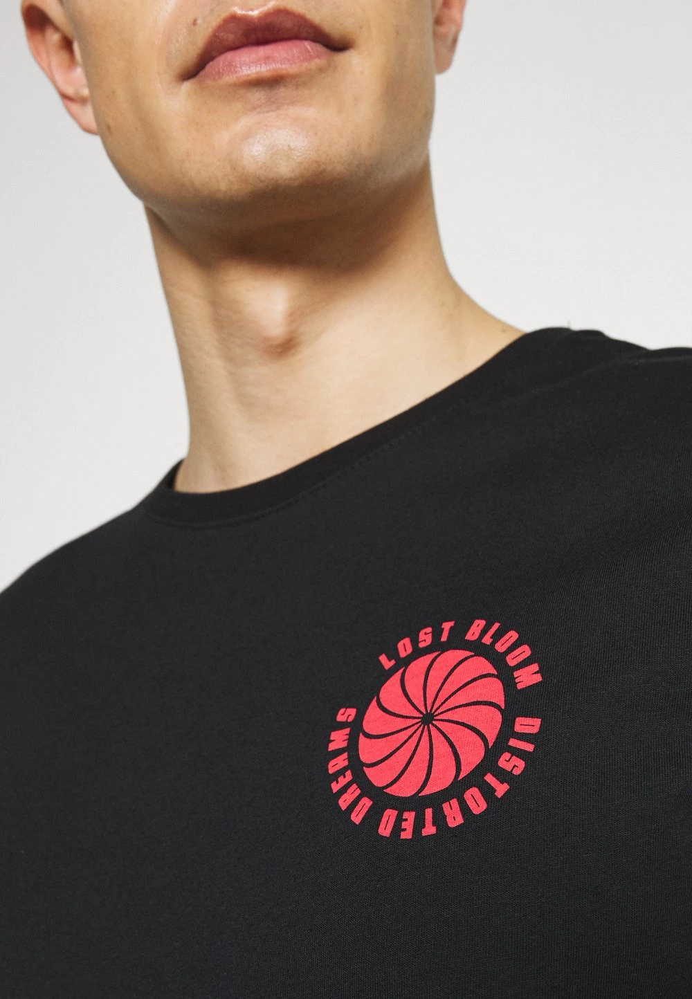 Vente flash đ Pier One Prix CassĂ© T-shirt imprimĂ© t-shirts col rond homme â 9 Vente flash đ Pier One Prix CassĂ© T-shirt imprimĂ© t-shirts col rond homme â â Image 7