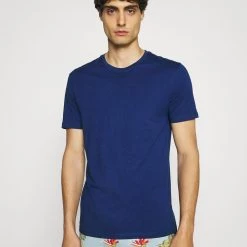 Offres 🛒 Prix Réduit Pier One 2 PACK - T-shirt basique t-shirts col rond homme 👏 12 Offres 🛒 Prix Réduit Pier One 2 PACK - T-shirt basique t-shirts col rond homme 👏 -Pier One Soldes Magasin 15475614be084a90bc9ca16f710ef547