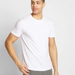Meilleur prix 👏 Soldes Pier One 3 PACK - T-shirt basique t-shirts col rond homme 🌟 19 Meilleur prix 👏 Soldes Pier One 3 PACK - T-shirt basique t-shirts col rond homme 🌟 -Pier One Soldes Magasin 15d2744f961b410abfd52f8e32770997
