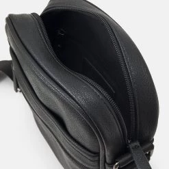 Top 10 🧨 Pier One Prix d’Amis Sac bandoulière sacs compartiment pour t&eacute;l&eacute;phone portable homme 🔥 -Pier One Soldes Magasin 15d625c4844645738e31e4db9faa3e28