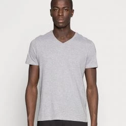 Remise 🧨 Prix Préférentiel Pier One 3 PACK - T-shirt basique t-shirts col en v homme 🔔 -Pier One Soldes Magasin 15eeaef095064169914d742b2f1ea000