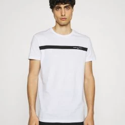 Coupon 🤩 Pier One Prix Incroyables T-shirt imprimé t-shirts col rond homme 🧨