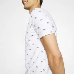 Meilleur prix 🔔 Pier One Pas Cher T-shirt imprimé t-shirts col rond homme 🔥 -Pier One Soldes Magasin 1933cd71338a415a81720500d14cd2bd