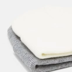 Les meilleures critiques de 🤩 Pier One 2 PACK UNISEX - Bonnet Un Tarif Préférentiel casquettes, bonnets et chapeaux chiné 😀 -Pier One Soldes Magasin 1f4b87b05aa84920b52c64cb2f027e5b