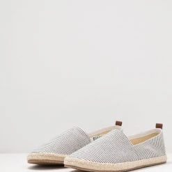 Offres 😀 Bon Rapport Coût-Efficacité Pier One RENA ESPADRILLE UNISEX - Espadrilles chaussures basses rond 🛒 17 Offres 😀 Bon Rapport Coût-Efficacité Pier One RENA ESPADRILLE UNISEX - Espadrilles chaussures basses rond 🛒 -Pier One Soldes Magasin 1ff10cc3bb124faca5b0f8e610c0d363