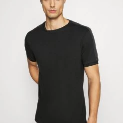 Meilleure vente 😀 Pier One LOUNGE TEE - Haut de pyjama Promos pyjamas col rond homme 🎁 12 Meilleure vente 😀 Pier One LOUNGE TEE - Haut de pyjama Promos pyjamas col rond homme 🎁 -Pier One Soldes Magasin 221a0834863f45058e569773cd0c6d85