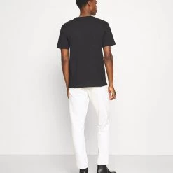 Meilleur prix 🧨 Pier One MATRIX TEE - T-shirt imprimé Produit de première qualité t-shirts col rond homme 🤩 9 Meilleur prix 🧨 Pier One MATRIX TEE - T-shirt imprimé Produit de première qualité t-shirts col rond homme 🤩 -Pier One Soldes Magasin 22600407b5f343aeaab1d8ac61bbf7a4