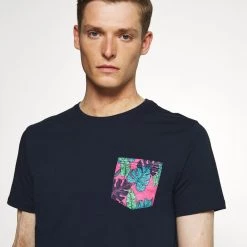 Offres ✔️ Pier One Prix Abordable T-shirt imprimé t-shirts col rond homme 🎉 -Pier One Soldes Magasin 26cc8f6811a74af587a73cbcb7be4691