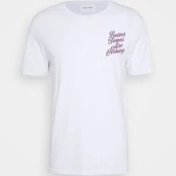 Vente flash ✔️ Pier One Rabais T-shirt imprimé t-shirts col rond homme 👏 12 Vente flash ✔️ Pier One Rabais T-shirt imprimé t-shirts col rond homme 👏 -Pier One Soldes Magasin 2cc3a078c96c4a76964c3e6d7fa97693