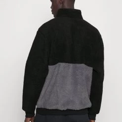 Acheter 🤩 Prix Avantageux Pier One Sweat polaire sweats & hoodies col camionneur homme 🔔 12 Acheter 🤩 Prix Avantageux Pier One Sweat polaire sweats & hoodies col camionneur homme 🔔 -Pier One Soldes Magasin 2cffee05404349cf8c3d9ecca3388aa3