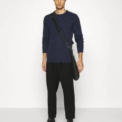 Meilleur prix 🔔 Soldes Pier One Pullover pulls et gilets col rond homme 🤩 -Pier One Soldes Magasin 2d41dc153b1a4b60ba1e247327d797af