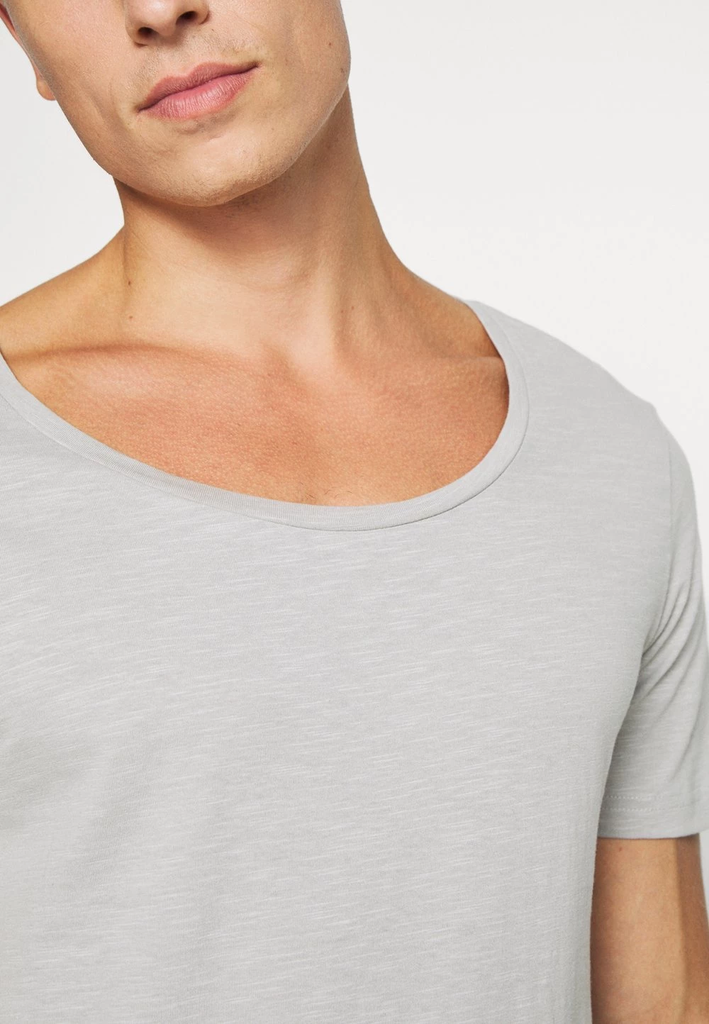 Le moins cher ✔️ Pier One T-shirt basique Assurance De l’Authenticité t-shirts encolure large ronde homme 💯 8 Le moins cher ✔️ Pier One T-shirt basique Assurance De l’Authenticité t-shirts encolure large ronde homme 💯 – Image 6