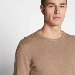 Bon marché 😍 Pier One Pullover Soldes En Ligne pulls et gilets col rond homme 👍 -Pier One Soldes Magasin 335bf7026dc54e42988824cf79787f9f