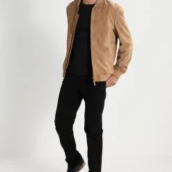 Meilleure affaire ✔️ Pier One Prix d’Amis 2 PACK - T-shirt basique t-shirts col rond homme 💯 17 Meilleure affaire ✔️ Pier One Prix d’Amis 2 PACK - T-shirt basique t-shirts col rond homme 💯 -Pier One Soldes Magasin 35835f1f7ec34bcbb6afcefdcb0a6684