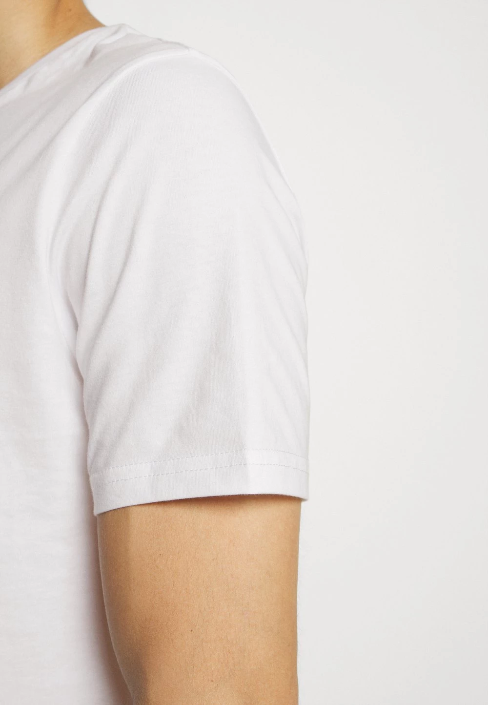 Budget 👍 Pier One 50% Off De Vente 5 PACK - T-shirt basique t-shirts col rond homme 😍 9 Budget 👍 Pier One 50% Off De Vente 5 PACK - T-shirt basique t-shirts col rond homme 😍 – Image 7