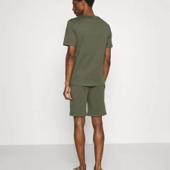 Remise ⌛ Prix Abordable Pier One SET - Pyjama pyjamas normale homme 👏 -Pier One Soldes Magasin 3b6102c3fc4641808de5f1e02c36579d