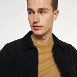 Meilleure vente 👍 Pier One 5 PACK - T-shirt basique Prix Sacrifiés t-shirts col rond homme ✔️ -Pier One Soldes Magasin 41bdebd242374d019f64e1060d47972d