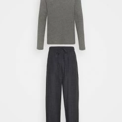 Nouveau ❤️ Pier One Vendre Pyjama pyjamas normale homme 🛒 -Pier One Soldes Magasin 41e80f7db4ad4a85bc55b30558419376 1