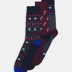Les meilleures critiques de 👏 En Remise Pier One XMAS GIFT BOX 3 PACK - Chaussettes sous-vêtements & chaussettes chiné homme 🤩 -Pier One Soldes Magasin 43ef96180f1f4cde8bf712b75f0eca23 2