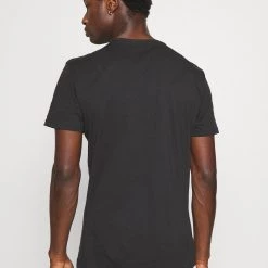 Budget 😀 Prix Gelé Pier One 3 PACK - T-shirt basique t-shirts col rond homme ✔️ -Pier One Soldes Magasin 4b506f9f317a4f3a9f14842e6534894e