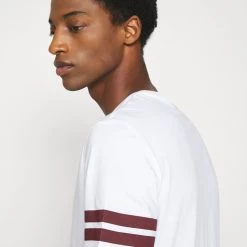 Sortie ⭐ Prix Gelé Pier One T-shirt imprimé t-shirts & polos col rond homme 🎉 -Pier One Soldes Magasin 4ba1b82d8bf947e4a41019ee9f083145