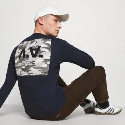 Top 10 😍 Pier One T-shirt à manches longues Soldes En Ligne t-shirts col rond homme 🛒 -Pier One Soldes Magasin 4c59b2030194403688ec5e742e103262