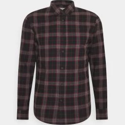 De gros 🛒 Promos Pier One Chemise chemises col à boutons homme 👏