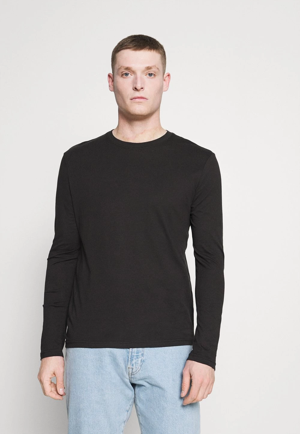 Promo 🌟 Pier One 5 PACK - T-shirt à manches longues Prix Exclusifs t-shirts col rond homme 🎉 8 Promo 🌟 Pier One 5 PACK - T-shirt à manches longues Prix Exclusifs t-shirts col rond homme 🎉 – Image 6