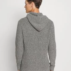 Les meilleures critiques de ✔️ Pier One Rabais Pullover pulls et gilets capuche homme 👍 -Pier One Soldes Magasin 515031a37f9b466280a3e5ff409dbdea