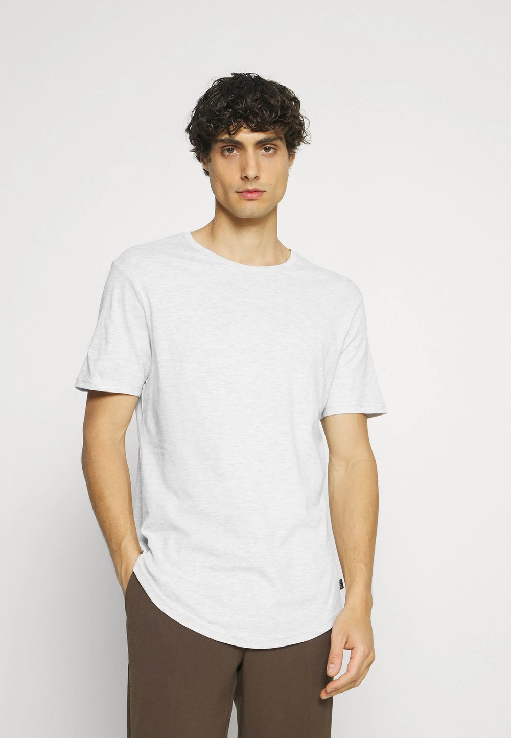 Budget 👍 Pier One 50% Off De Vente 5 PACK - T-shirt basique t-shirts col rond homme 😍 6 Budget 👍 Pier One 50% Off De Vente 5 PACK - T-shirt basique t-shirts col rond homme 😍 – Image 4