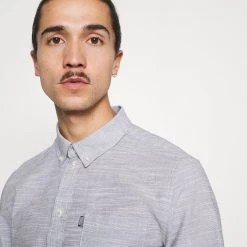 De gros 💯 Prix Cassé Pier One Chemise chemises col à boutons homme 👍 -Pier One Soldes Magasin 61e9faef5c474269b204821bb4250b5d