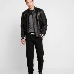 Le moins cher 🛒 Pier One T-shirt imprimé Marchandise de première qualité t-shirts & polos col rond homme 🎉 8 Le moins cher 🛒 Pier One T-shirt imprimé Marchandise de première qualité t-shirts & polos col rond homme 🎉 -Pier One Soldes Magasin 65ff49a32396455bb37660efcfa58717