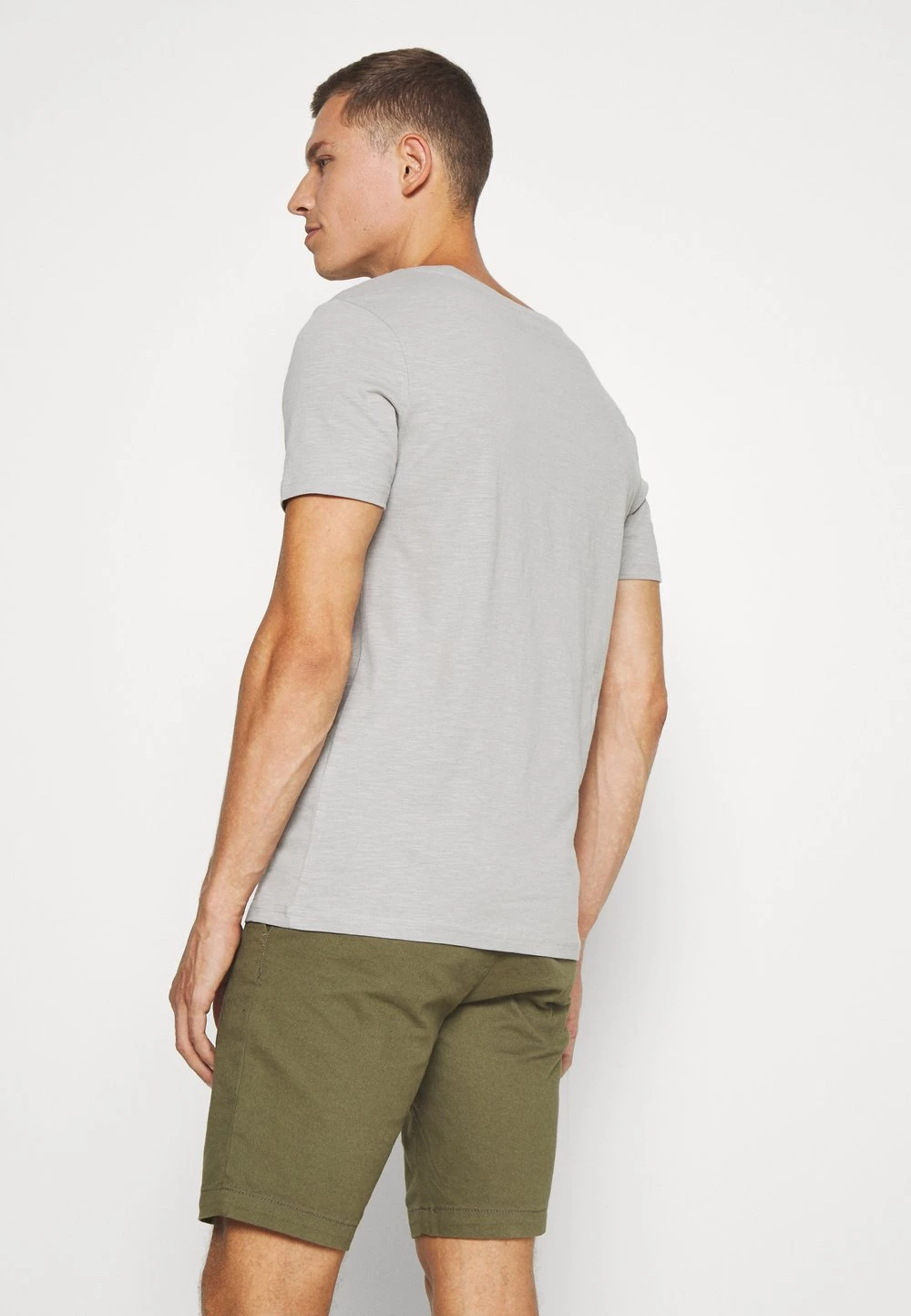 Le moins cher ✔️ Pier One T-shirt basique Assurance De l’Authenticité t-shirts encolure large ronde homme 💯 5 Le moins cher ✔️ Pier One T-shirt basique Assurance De l’Authenticité t-shirts encolure large ronde homme 💯 – Image 3