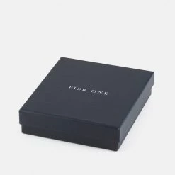 Promo ✨ Pier One Marchandise de première qualité PRIDE SET UNISEX - Montre montres et bijoux boucle ardillon 🔔 12 Promo ✨ Pier One Marchandise de première qualité PRIDE SET UNISEX - Montre montres et bijoux boucle ardillon 🔔 -Pier One Soldes Magasin 67e098f565154bad86931031e7f4ff13