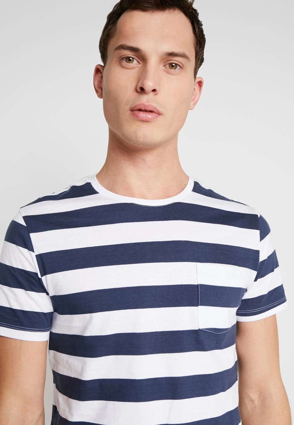 Promo đ Pier One T-shirt imprimĂ© qualitĂ© absolue t-shirts & polos col rond homme â 6 Promo đ Pier One T-shirt imprimĂ© qualitĂ© absolue t-shirts & polos col rond homme â â Image 4