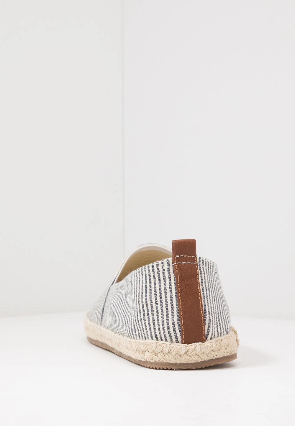 Offres 😀 Bon Rapport Coût-Efficacité Pier One RENA ESPADRILLE UNISEX - Espadrilles chaussures basses rond 🛒 6 Offres 😀 Bon Rapport Coût-Efficacité Pier One RENA ESPADRILLE UNISEX - Espadrilles chaussures basses rond 🛒 – Image 4