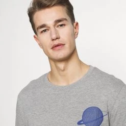 Meilleure vente ⭐ Bas Prix Pier One T-shirt à manches longues t-shirts col rond homme 🎁 12 Meilleure vente ⭐ Bas Prix Pier One T-shirt à manches longues t-shirts col rond homme 🎁 -Pier One Soldes Magasin 7126ae8aee5f4adb8b2aadeb10767f39