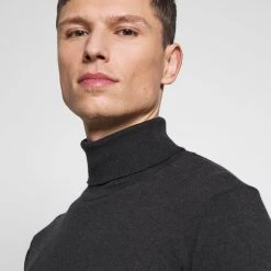 Top 10 😍 Pier One 2 PACK - Pullover Prix Bradés pulls & gilets col roulé homme ✨ 16 Top 10 😍 Pier One 2 PACK - Pullover Prix Bradés pulls & gilets col roulé homme ✨ -Pier One Soldes Magasin 715397c6c65c4fb7a5a9008c7ae8d15a