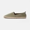 Meilleure affaire 👍 Pier One Prix Favorable RENA ESPADRILLE UNISEX - Espadrilles chaussures basses rond ✔️ -Pier One Soldes Magasin 72c058eac6254d3ca7dfcd64895f6fd7 4