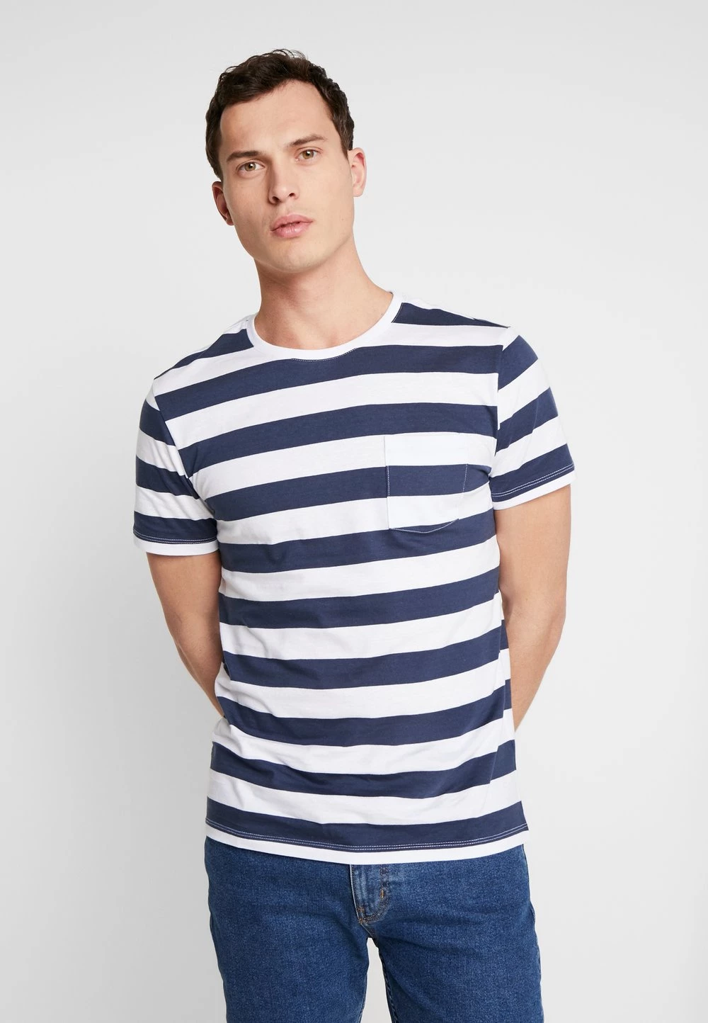 Promo đ Pier One T-shirt imprimĂ© qualitĂ© absolue t-shirts & polos col rond homme â 3 Promo đ Pier One T-shirt imprimĂ© qualitĂ© absolue t-shirts & polos col rond homme â