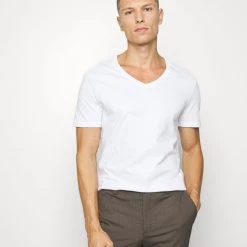 Top 10 ⌛ Pier One Prix Bradés 2 PACK - T-shirt basique t-shirts col en v profond homme ✨ -Pier One Soldes Magasin 746377d552dc41cf89fda7386f45dd8c