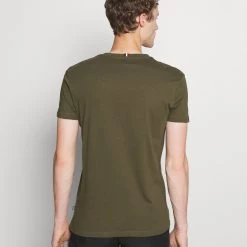 Offres 🧨 Prix Raisonnable Pier One T-shirt basique t-shirts col rond homme ❤️ -Pier One Soldes Magasin 75a55307ad614449a27761b7a4e9f7cd