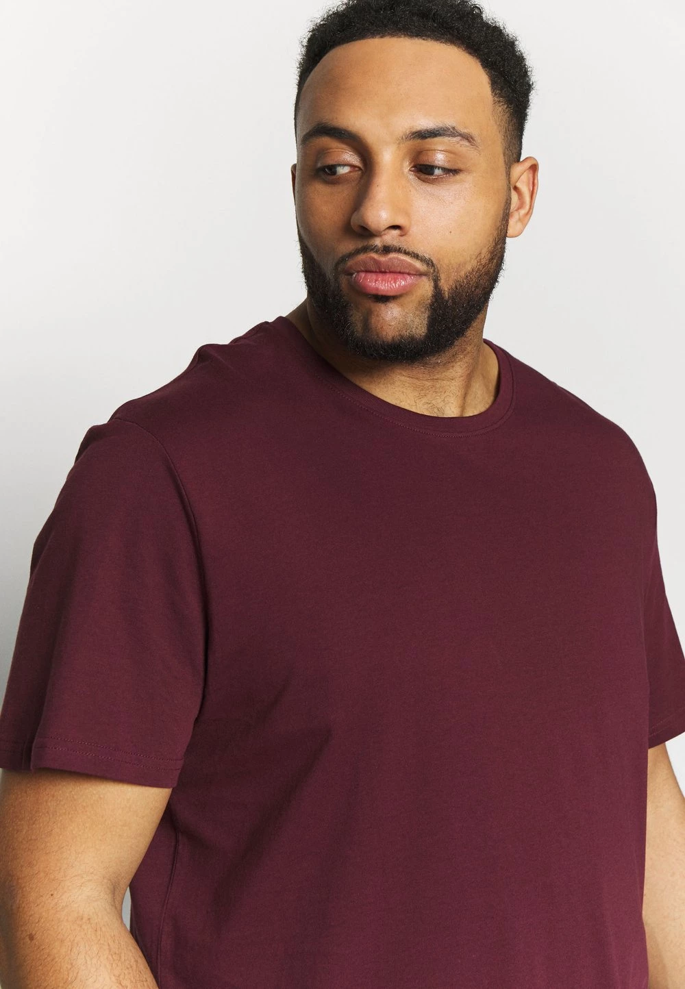 Acheter 🔔 Prix Abordable Pier One 2 PACK - T-shirt basique t-shirts col rond homme 🔥 8 Acheter 🔔 Prix Abordable Pier One 2 PACK - T-shirt basique t-shirts col rond homme 🔥 – Image 6