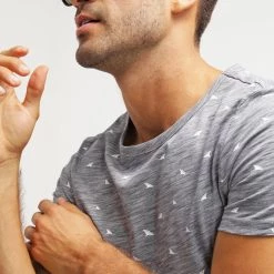 Grosses soldes ⌛ Pier One T-shirt imprimé Prix Cassé t-shirts col rond homme 👏 -Pier One Soldes Magasin 7b9b196937ec4e059d544cc474a5fbcd